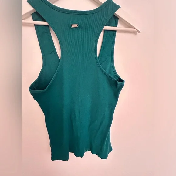 GUESS - Picture 3 of 3